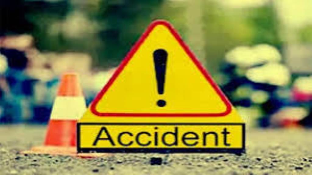 Vehicle carrying pilgrims overturns on KMP Expressway in Palwal 6 dead 16 injured